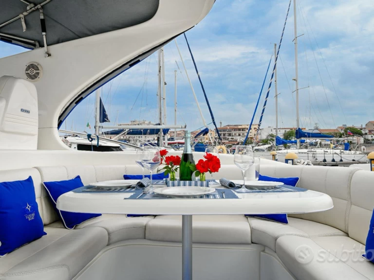 Sealine Sealine S 41 między profesjonalistami a osobami prywatnymi w Puntone