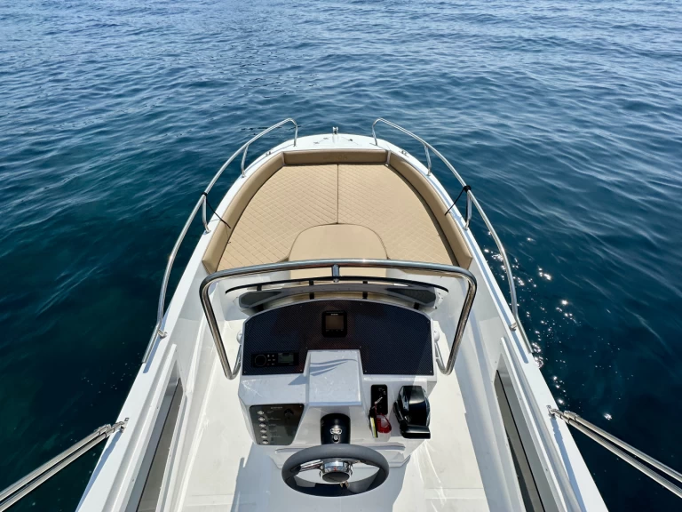 Wynajem łodzi Roses tanio Q20