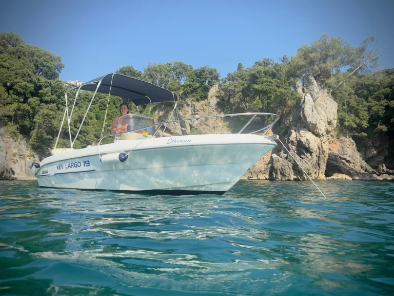 Wynajem Motorówka Sessa Marine z patentem 