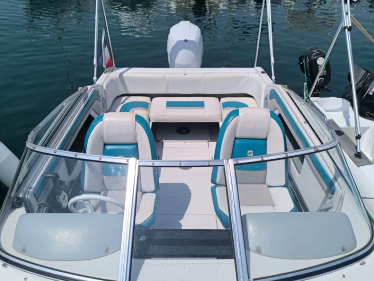 Wynajem Motorówka w Saint-Raphael - Four Winns Sundowner 195
