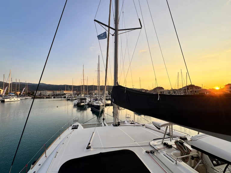 Wynajmij Lagoon Lagoon 450 Sport Top w Lefkáda