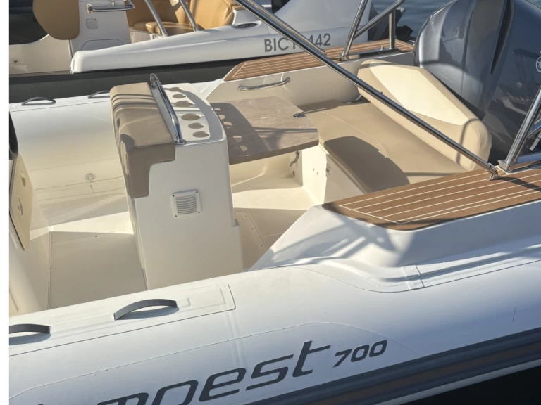 Wynajem Łódż półsztywna Capelli z patentem 