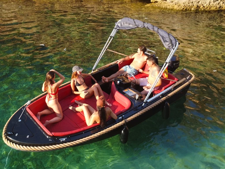 Motorówka do wynajmu w Sant Antoni de Portmany w najlepszej cenie