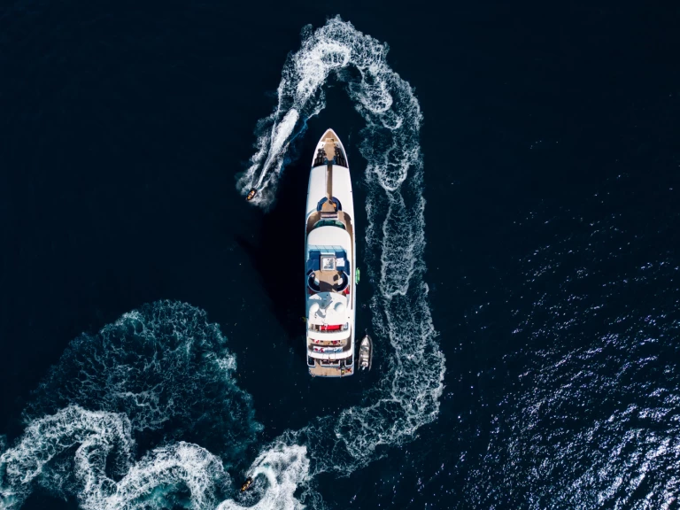 Concept-Marine Custom tri-deck 42 Metre między profesjonalistami a osobami prywatnymi w Cannes