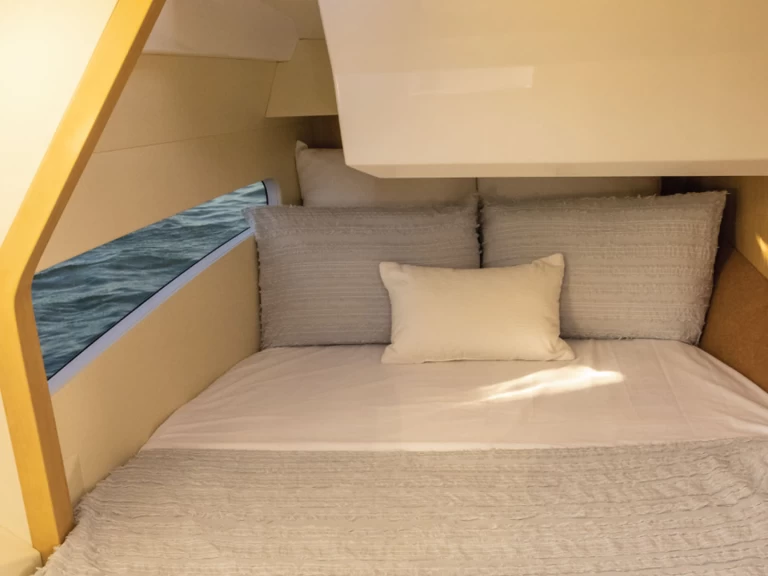 Wynajmij Motorówka z lub bez skippera Aquila w Saint-Raphael