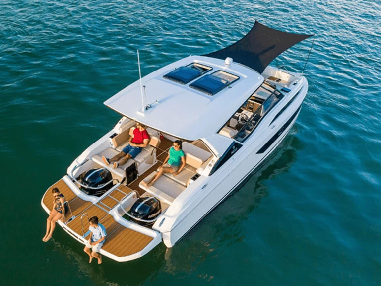 Wynajem Motorówka Aquila z patentem 