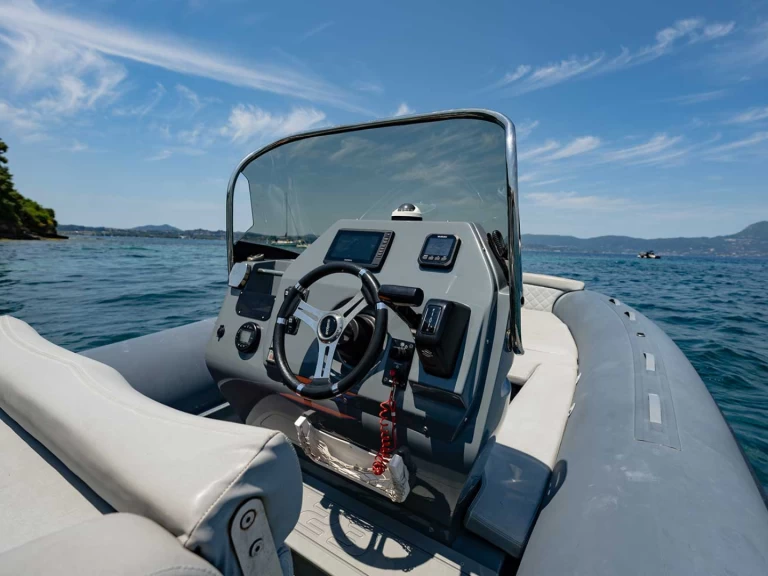 Salpa Salpa 7M między profesjonalistami a osobami prywatnymi w Kontokáli