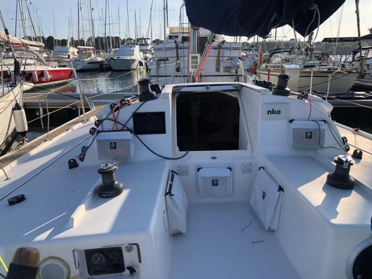 Żaglowiec do wynajmu w Loctudy w najlepszej cenie