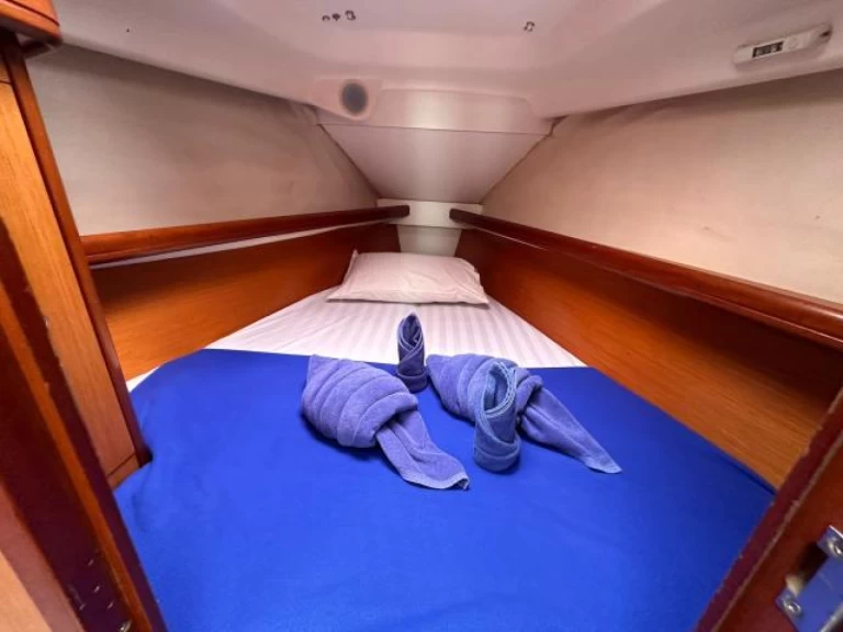 Wynajmij Jeanneau OCEANIS 323 (2 CAB) w Mai Khao