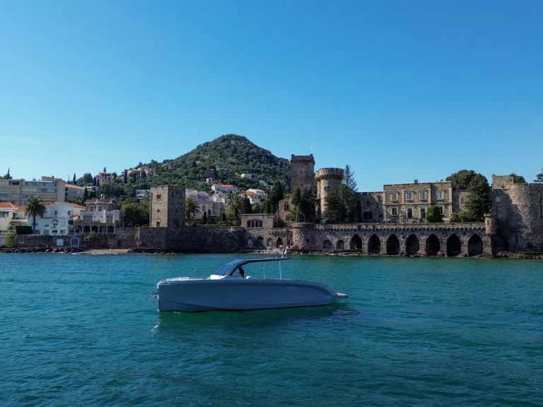 Rand Escape 30 między profesjonalistami a osobami prywatnymi w Mandelieu-la-Napoule