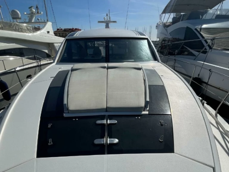 Luksusowy jacht do wynajmu w Cannes w najlepszej cenie