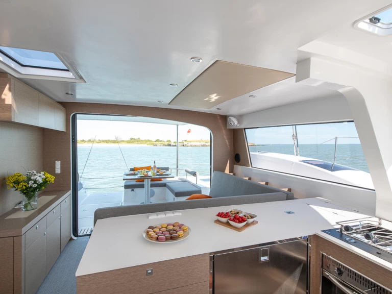 Wynajem Katamaran Neel z patentem 