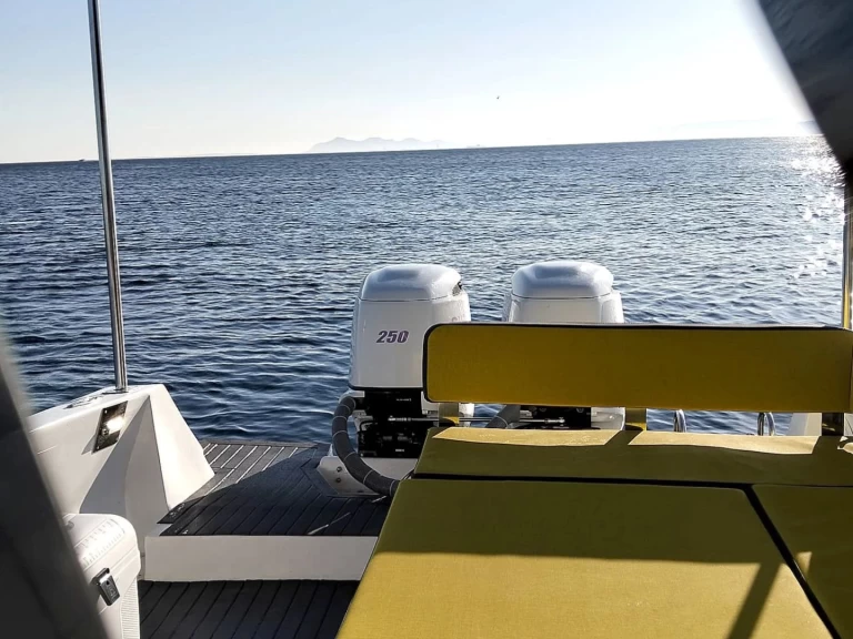  Motorboat między profesjonalistami a osobami prywatnymi w Trapani