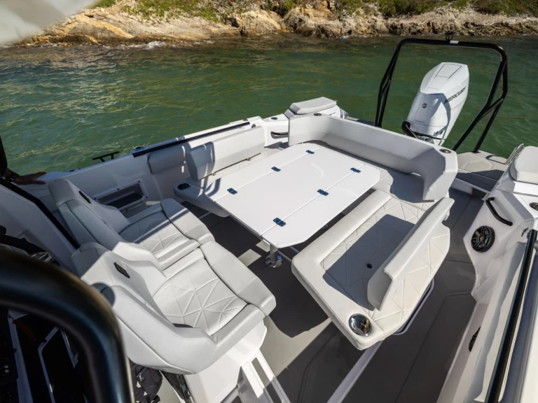 Wynajmij Motorówka z lub bez skippera Axopar w Donji Seget