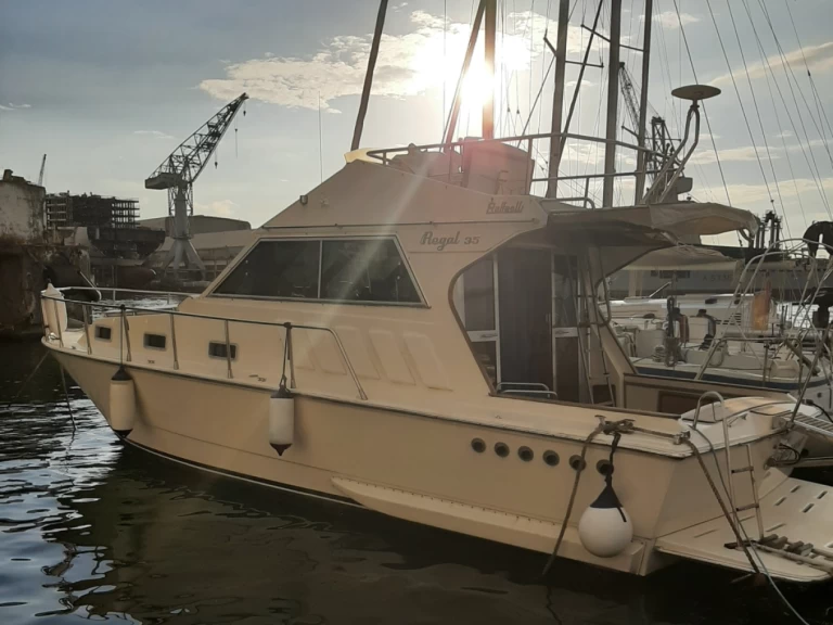 Wynajem łodzi Raffaelli Regal 35 w Castellammare di Stabia na SamBoat 