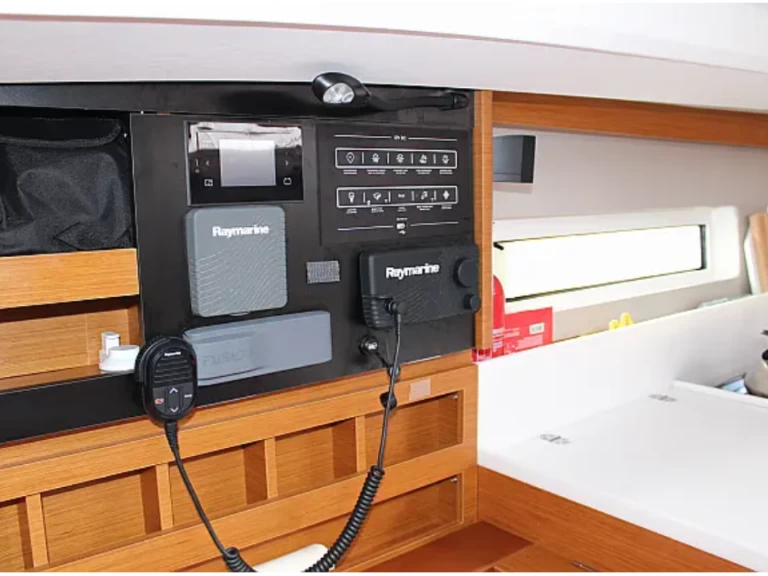 Wynajmij Jeanneau Sun Odyssey 440 w Marigot