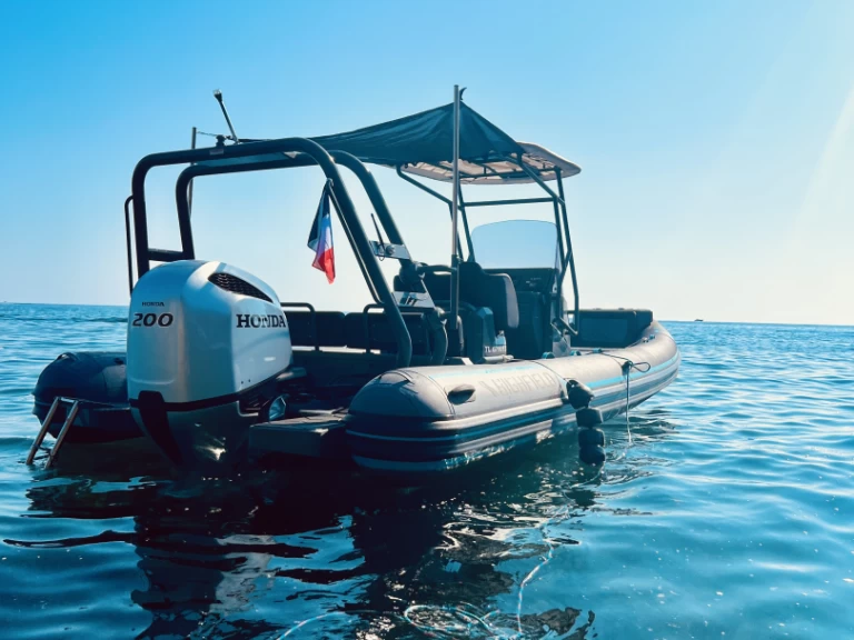 Highfield Highfield Sport 700 między profesjonalistami a osobami prywatnymi w Le Brusc