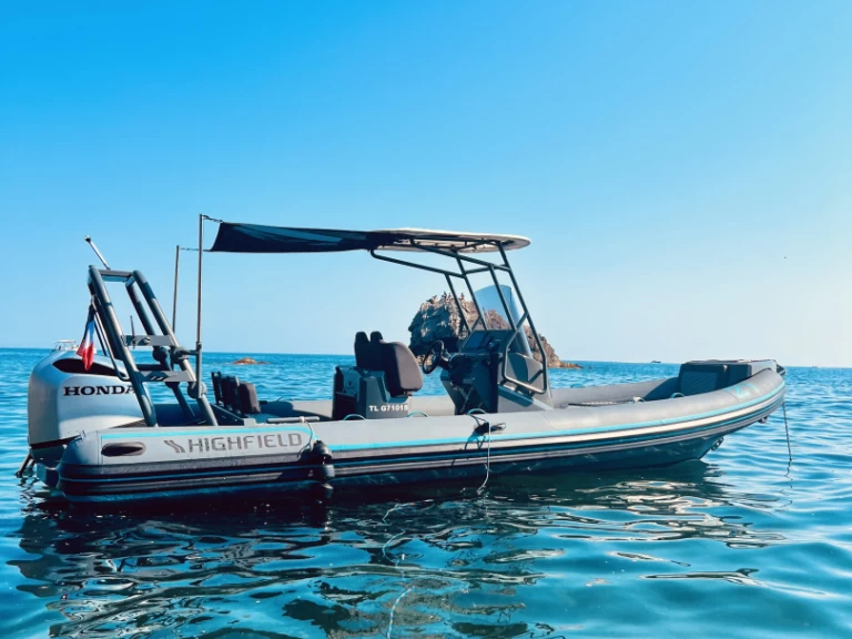 Wynajmij Łódż półsztywna z lub bez skippera Highfield w Le Brusc