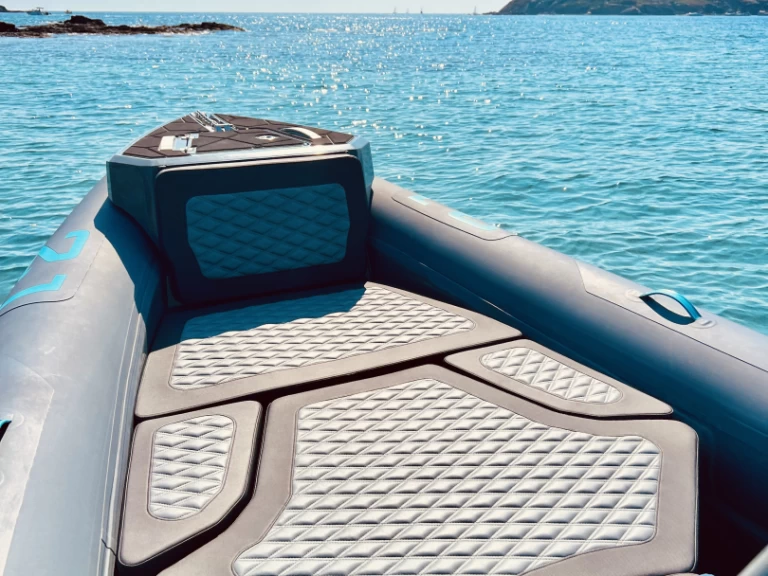 Wynajem Łódż półsztywna Highfield z patentem 