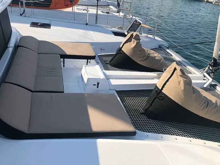 Wynajem łodzi Lagoon Lagoon 46/10 - Skippered  w Alimos na SamBoat 