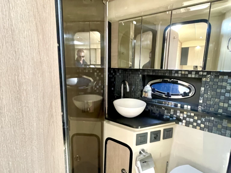 Wynajmij Luksusowy jacht z lub bez skippera Cruisers w Hyeres