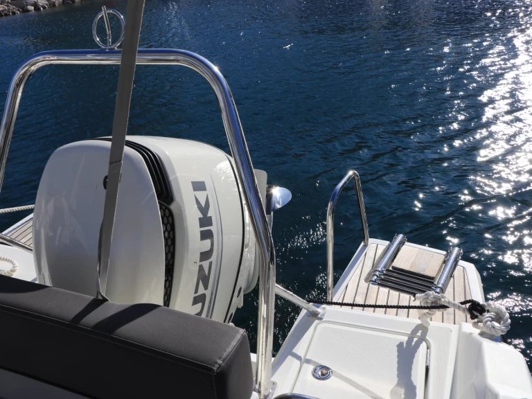 Jeanneau Cap Camarat 7.5 WA Serie 2 między profesjonalistami a osobami prywatnymi w Monaco-Ville