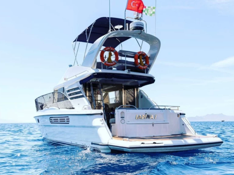Wynajmij Motorówka z lub bez skippera Fairline w Bodrum