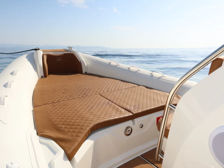 Wynajmij Łódż półsztywna z lub bez skippera Bsc w Hyeres