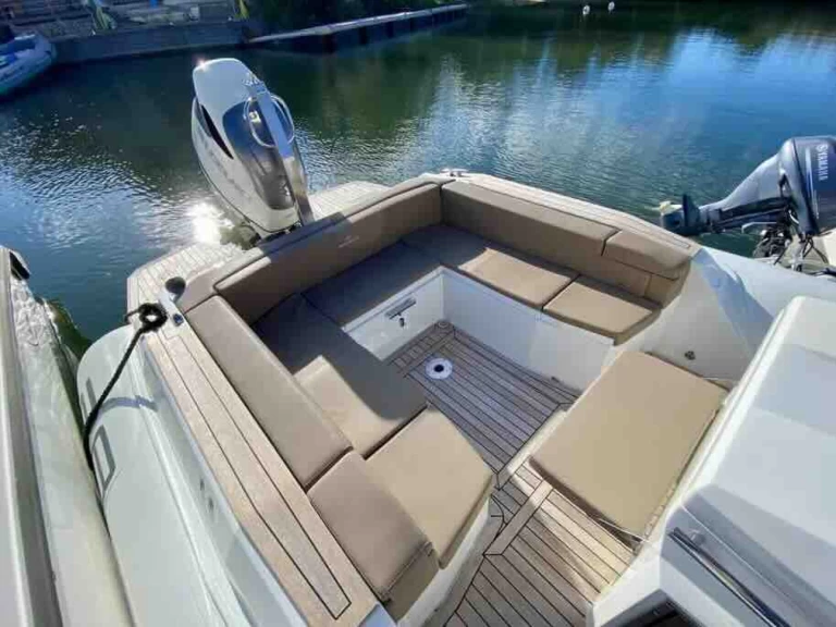 Wynajmij Renier Renier R8 Tourer w Palermo