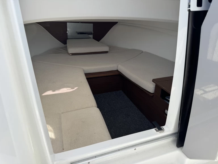 Wynajem łodzi Jeanneau Cap Camarat 6.5 WA w La Madrague na SamBoat 