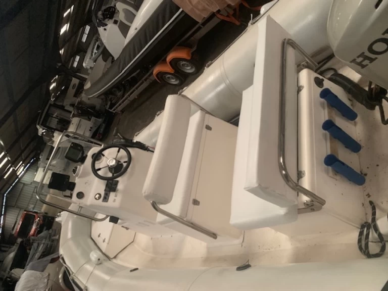 Wynajmij Łódż półsztywna z lub bez skippera Zodiac w Bénodet