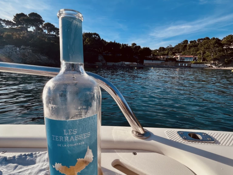 Wynajmij Quicksilver Activ 755 Sundeck w Toulon