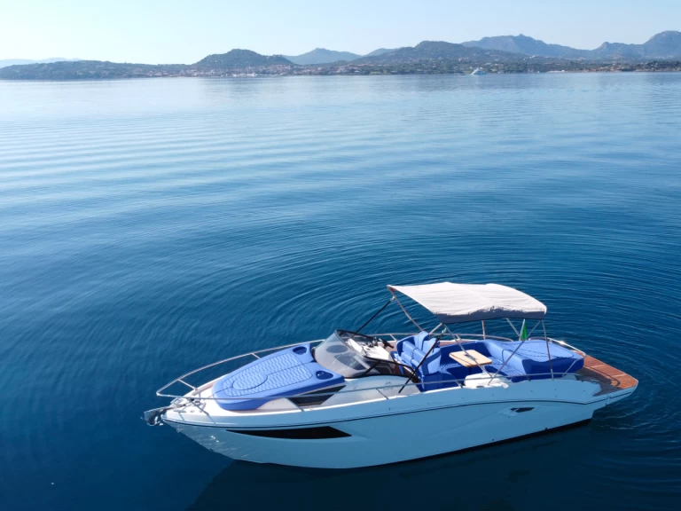 Wynajem łodzi Porto Cervo tanio Endurance 30