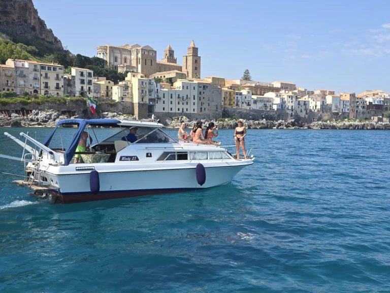 Windy Windy 27 CC między profesjonalistami a osobami prywatnymi w Porto di Cefalù