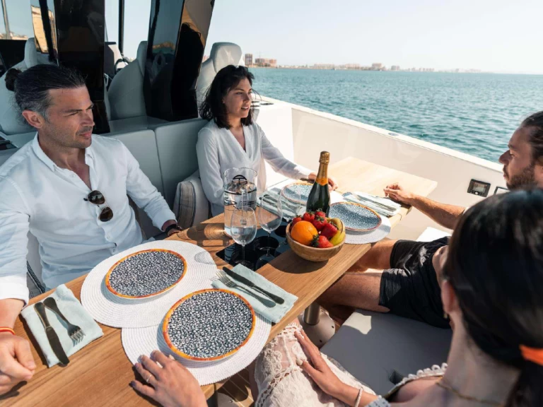 Wynajmij Tesoro 40 w Cannes