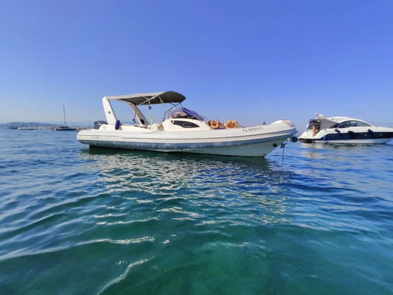 Marco E-Motion 29’ między profesjonalistami a osobami prywatnymi w Mandelieu-la-Napoule