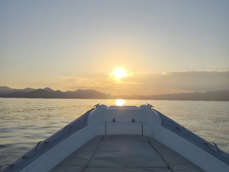 Wynajmij Marco E-Motion 29’ w Mandelieu-la-Napoule