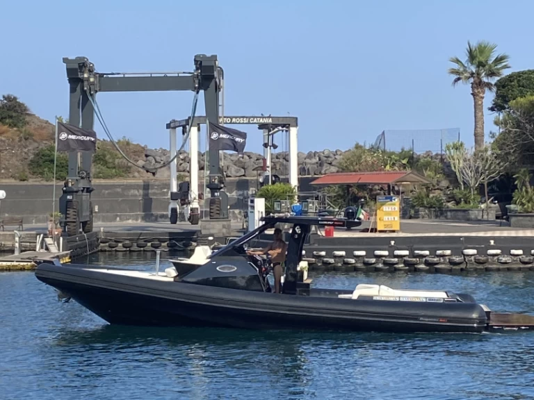 Wynajem Łódż półsztywna Magazzu z patentem 