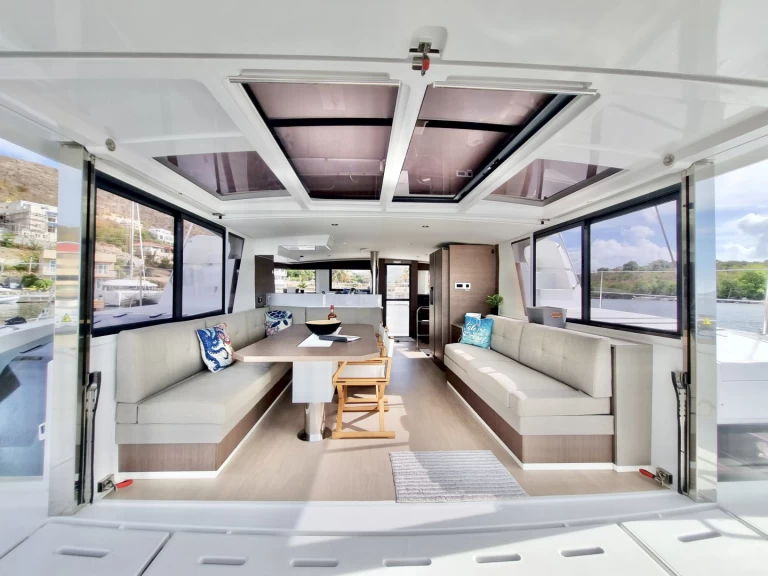 Bali Bali 4.6 między profesjonalistami a osobami prywatnymi w Parham Town