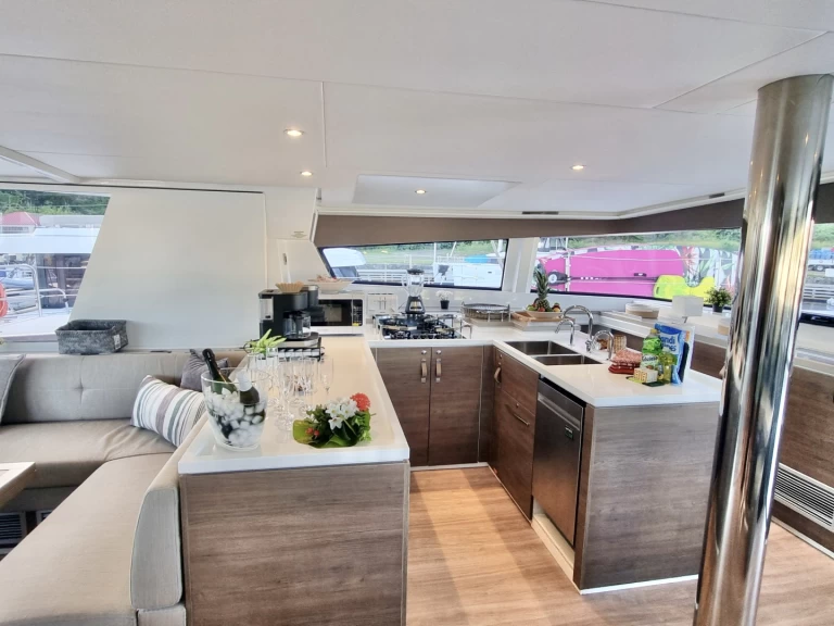 Wynajem łodzi Parham Town tanio Bali 5.4