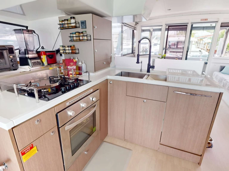 Wynajmij Luksusowy jacht z lub bez skippera Bali w Grenadines