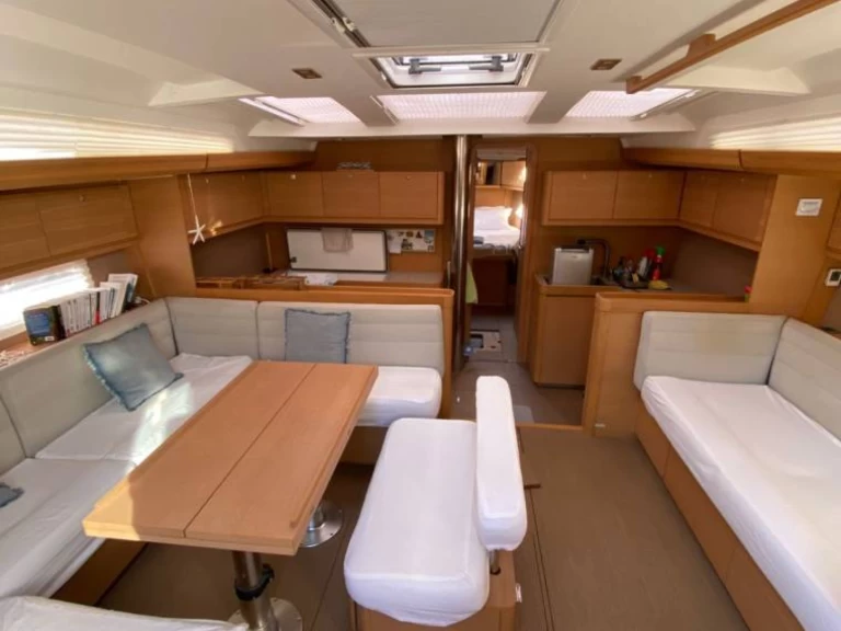 Wynajem Żaglowiec Dufour z patentem 