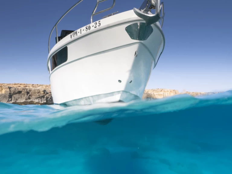 Wynajem Motorówka Saver z patentem 