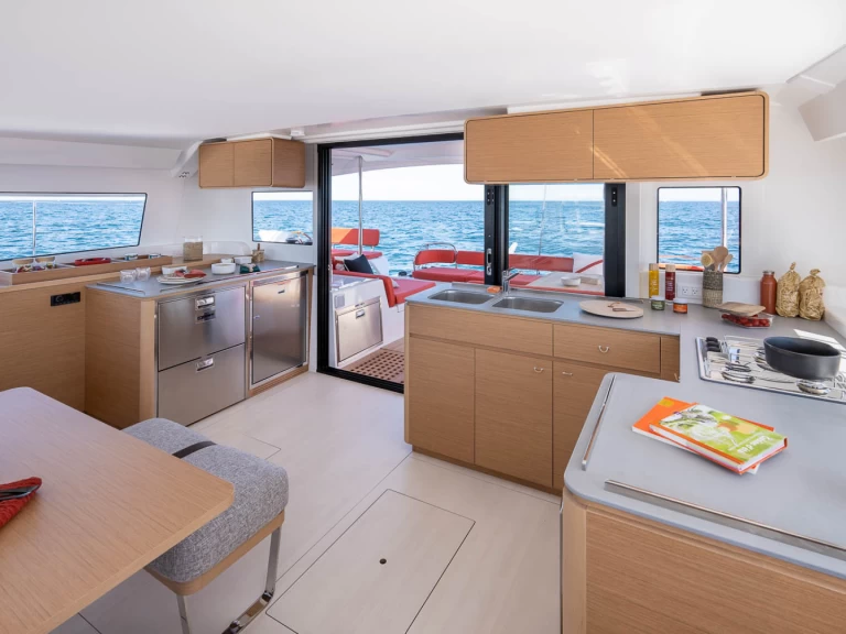 Wynajem łodzi Le Marin tanio Excess 14