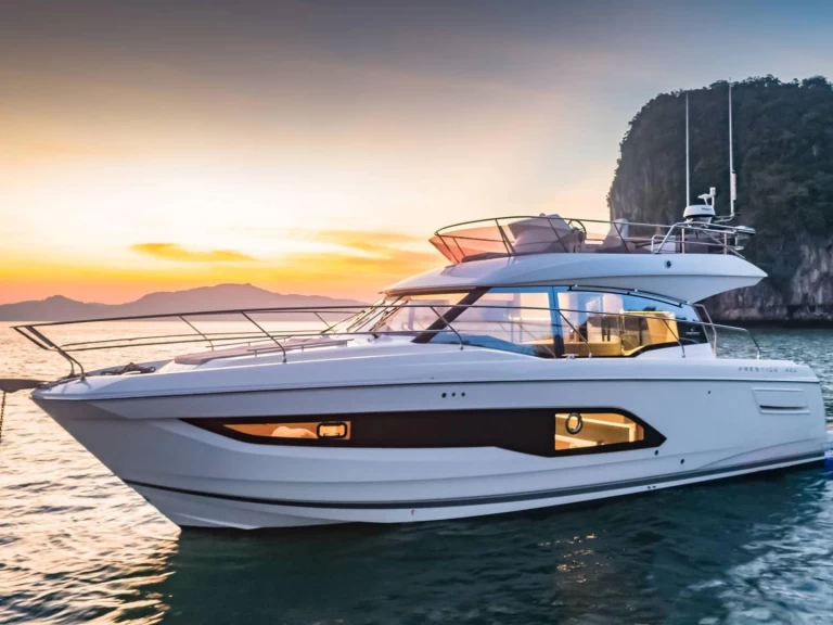 Motorówka do wynajmu w Juan-les-Pins w najlepszej cenie