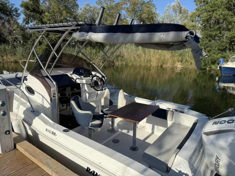 Wynajem łodzi Mandelieu-la-Napoule tanio EVO 22