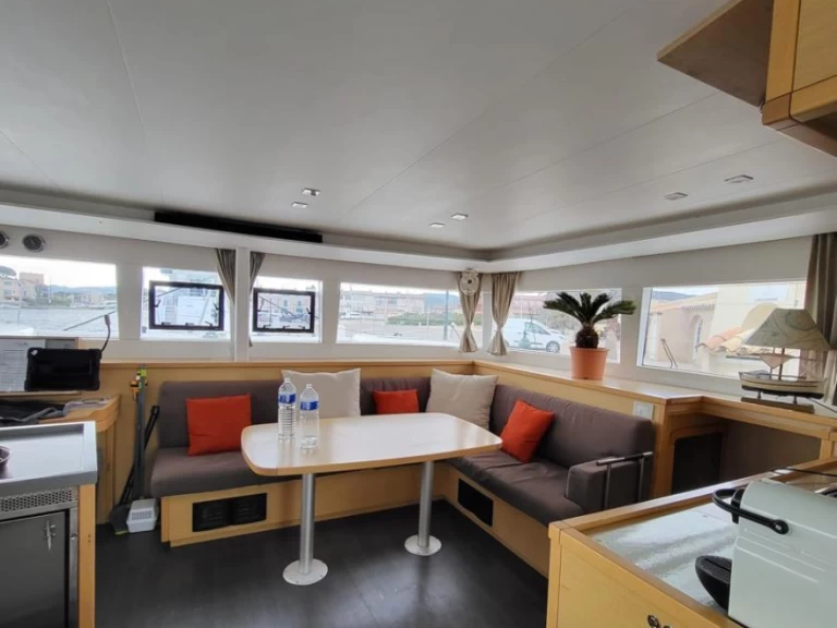 Wynajem w Port Grimaud- Lagoon Lagoon 450 F na SamBoat