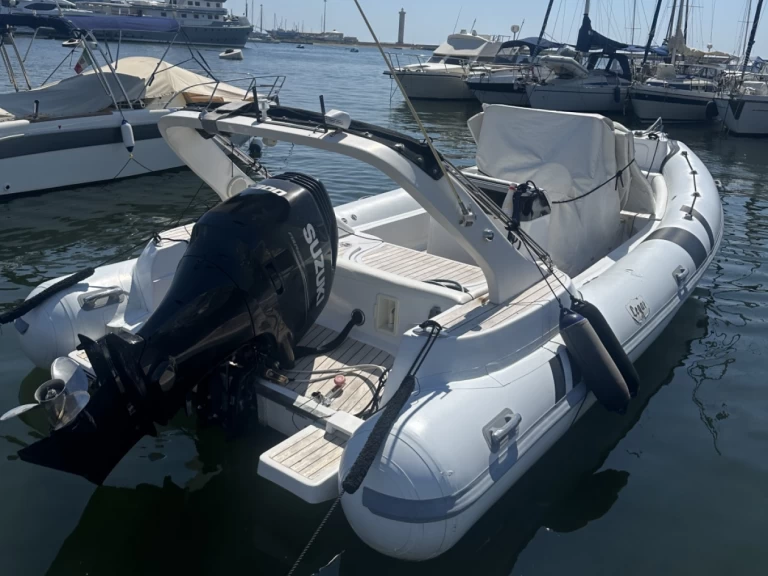 Wynajmij Legar 800 w Viareggio