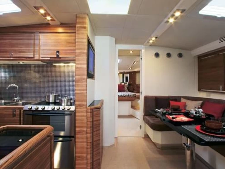 Luksusowy jacht do wynajmu w Juan-les-Pins w najlepszej cenie