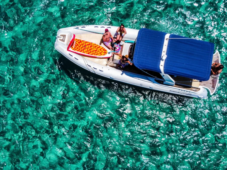 Stilmar Stilmar 28 między profesjonalistami a osobami prywatnymi w Otranto